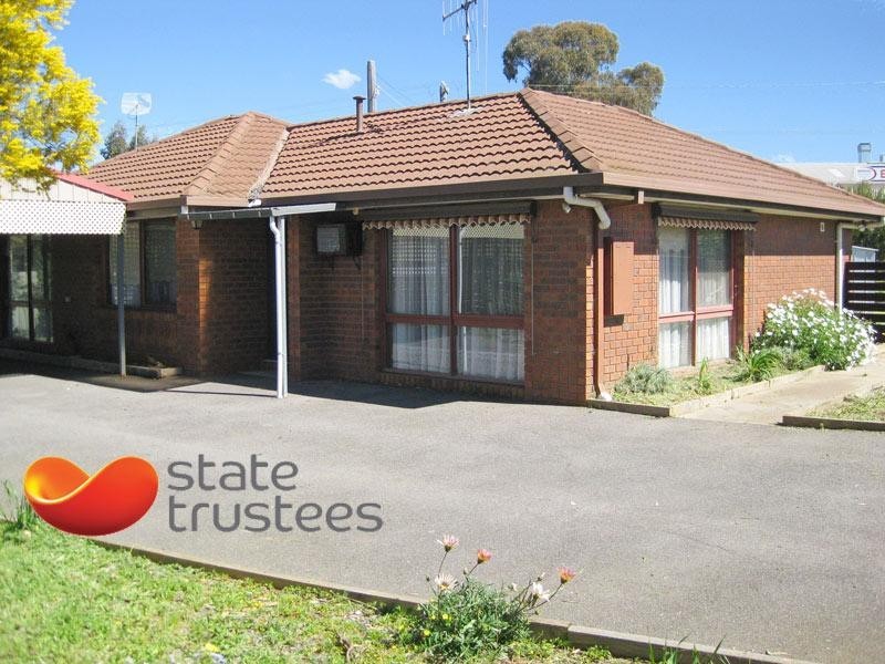 327 MacKenzie Street West, Kangaroo Flat VIC 3555