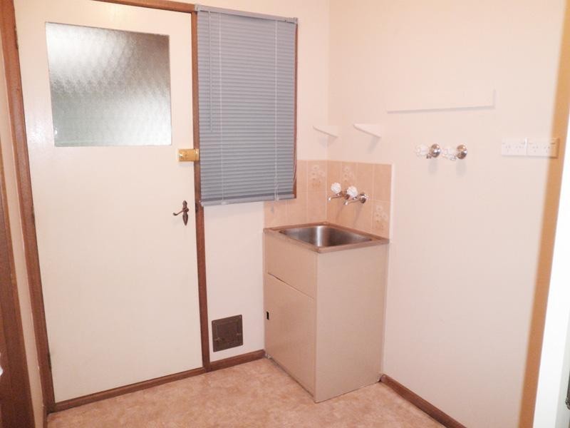 327 MacKenzie Street West, Kangaroo Flat VIC 3555