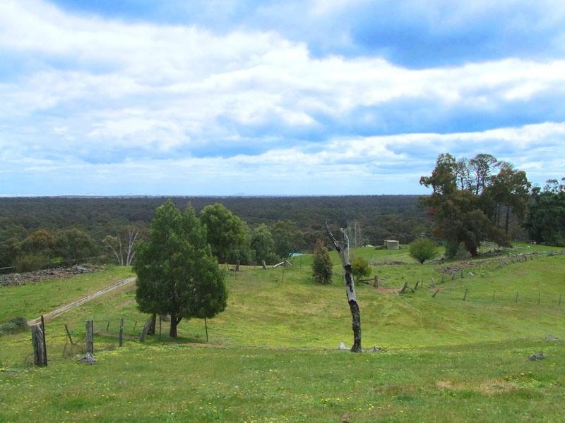 869 Crusoe Road, Lockwood South VIC 3551