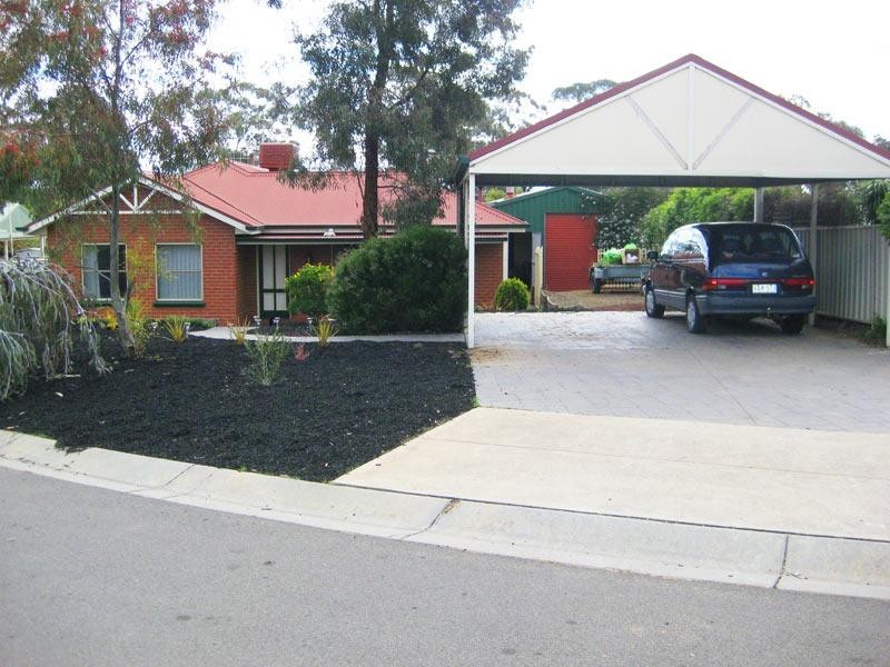 8 Diamond Court, Kangaroo Flat VIC 3555
