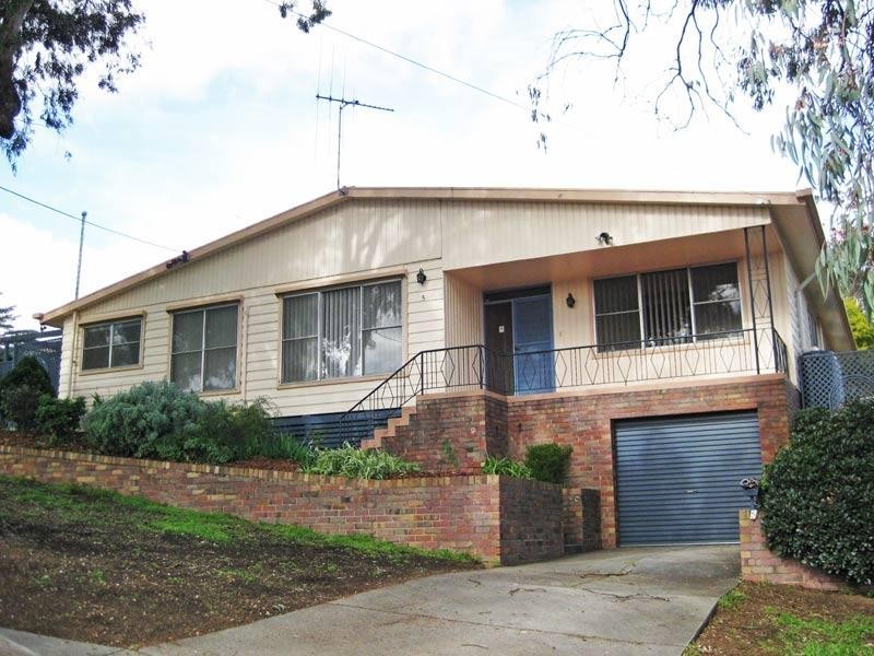 5 Graham Street, Quarry Hill VIC 3550