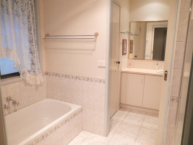 203 Simpsons Road, Eaglehawk VIC 3556