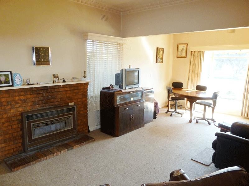 16 Station Street, Kangaroo Flat VIC 3555