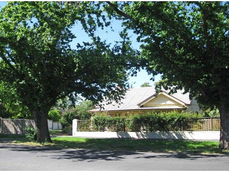 98 Mundy Street, Kennington VIC 3550