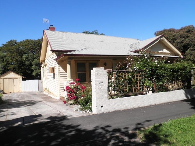 98 Mundy Street, Kennington VIC 3550