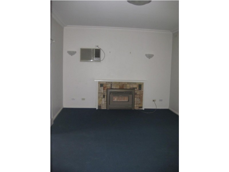 5 Oak Street, Golden Square VIC 3555