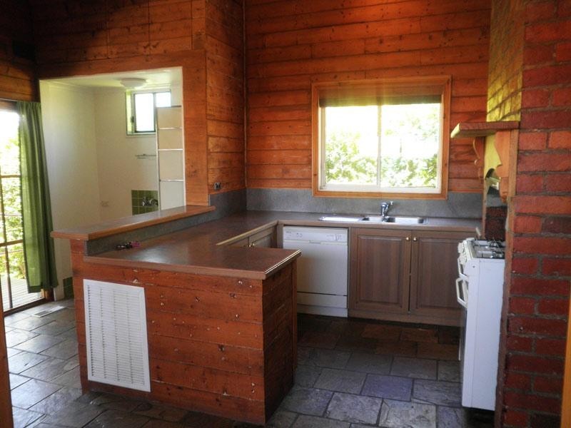 74 Gladstone Street, Quarry Hill VIC 3550