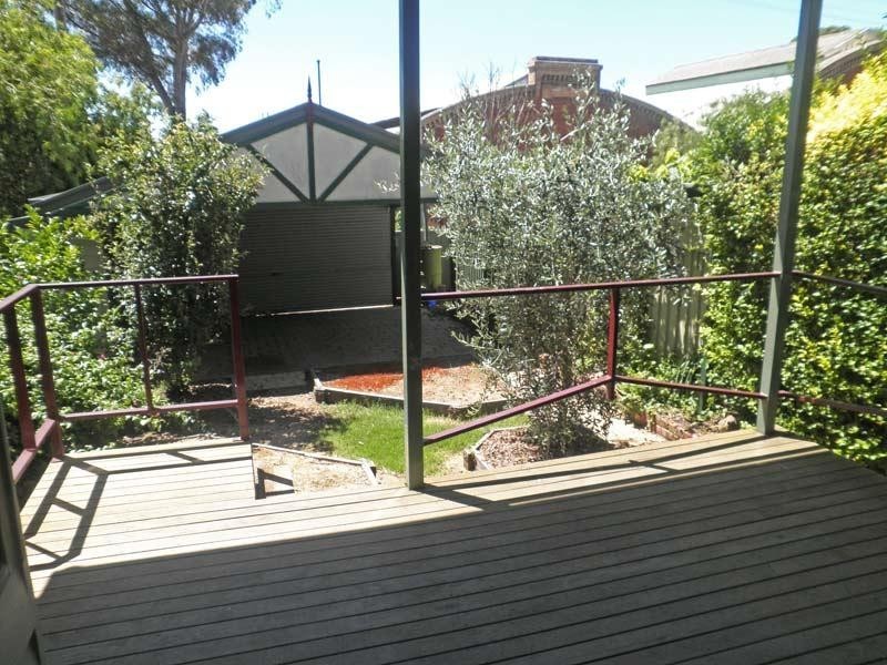 74 Gladstone Street, Quarry Hill VIC 3550