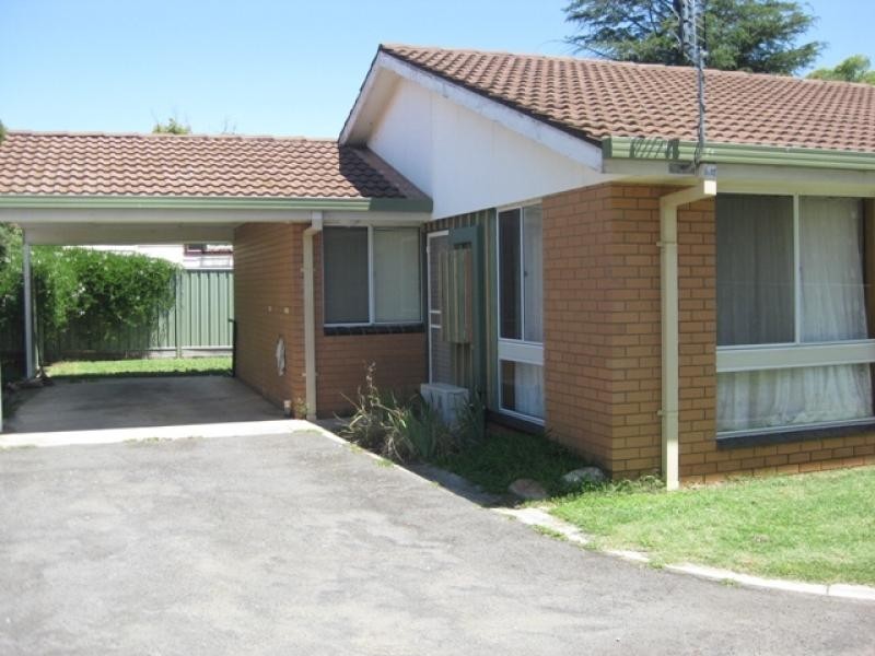 Unit 2/115 Havlin Street East, Flora Hill VIC 3550