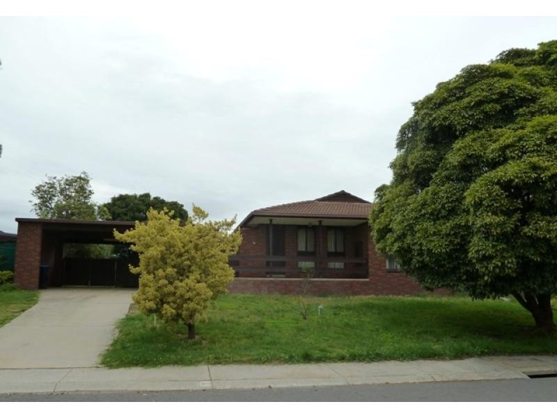 9 Bolton Drive, Kennington VIC 3550