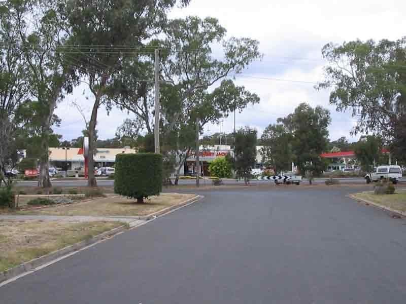 6 May Street, Kangaroo Flat VIC 3555