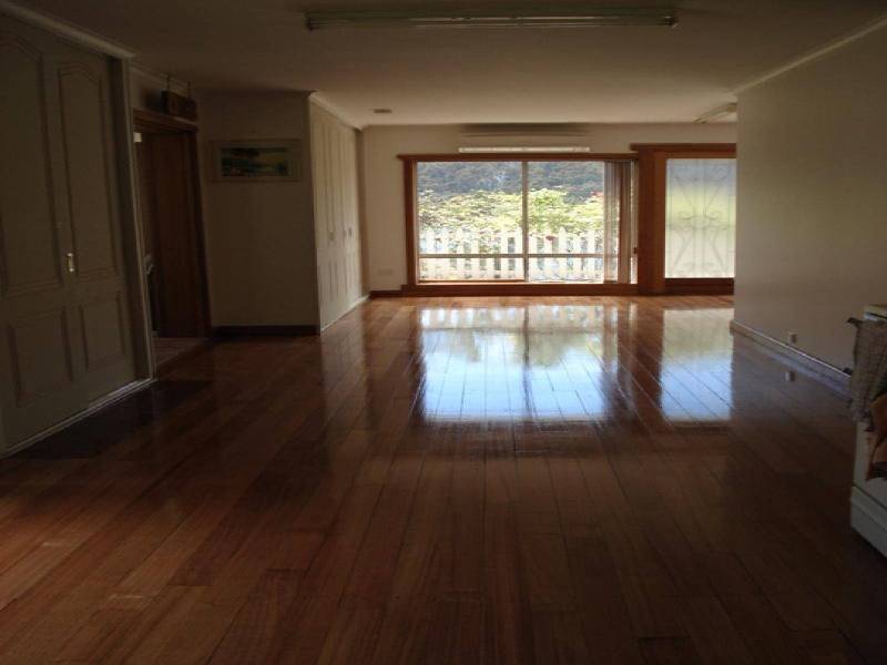 Bradys Lake TAS 7140