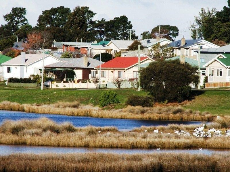 9 CURLEW PARADE, Claremont TAS 7011