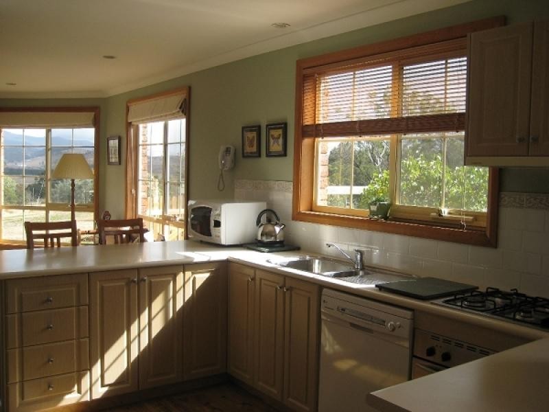 8 TIANARI DRIVE, Honeywood TAS 7017