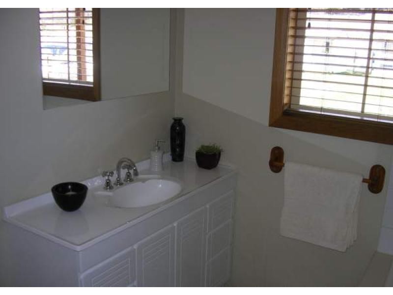 8 TIANARI DRIVE, Honeywood TAS 7017