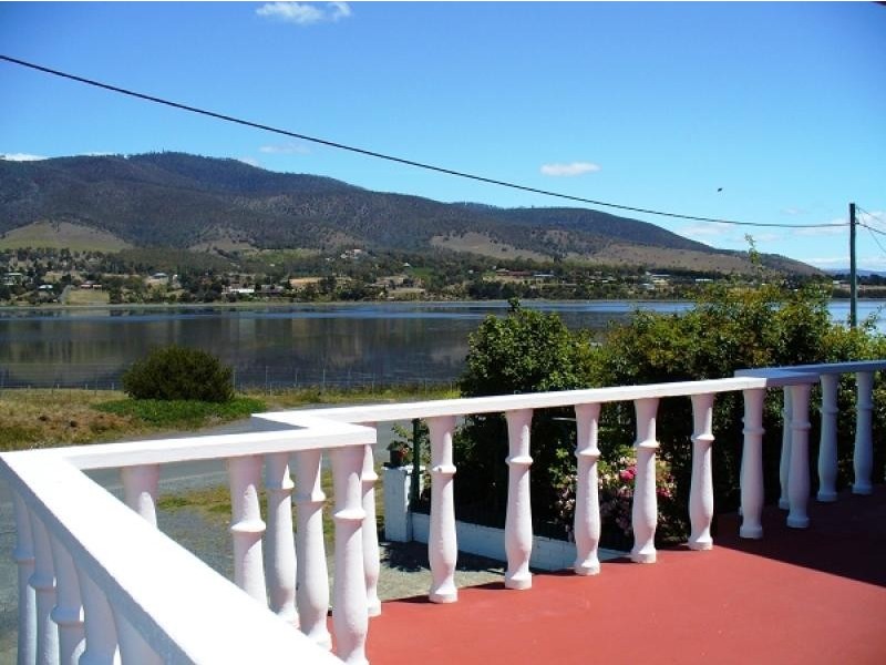 8 Riverside Drive, Bridgewater TAS 7030