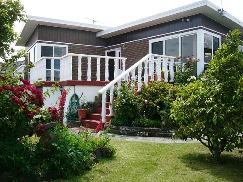 8 Riverside Drive, Bridgewater TAS 7030