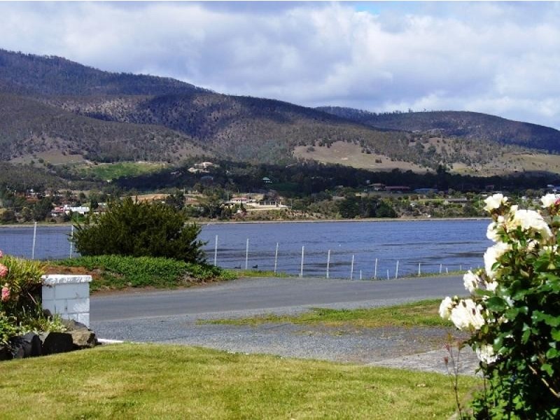 8 Riverside Drive, Bridgewater TAS 7030