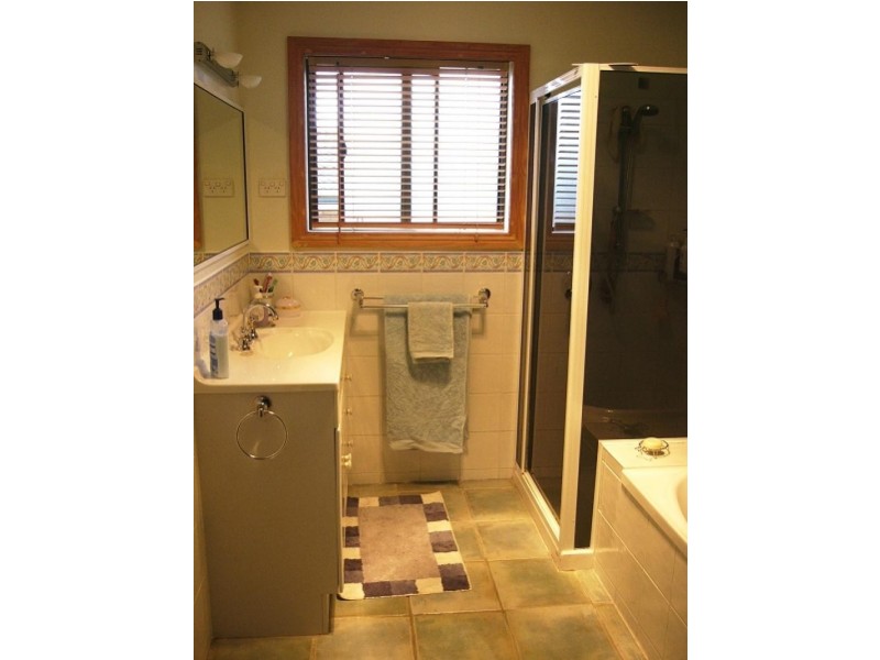 8 Riverside Drive, Bridgewater TAS 7030