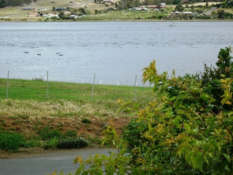 8 Riverside Drive, Bridgewater TAS 7030