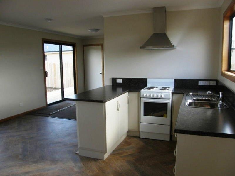 2/19 Alexandra Court, Campania TAS 7026