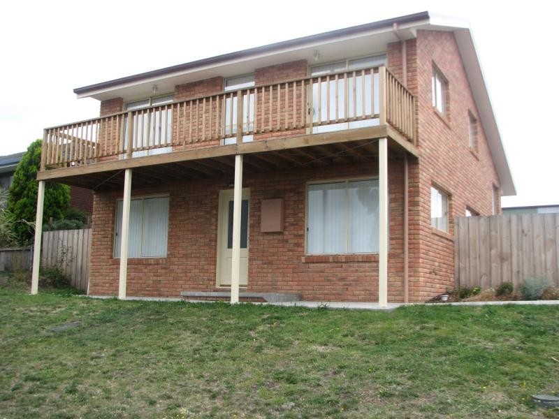 10 BARTON CRESCENT, Bridgewater TAS 7030