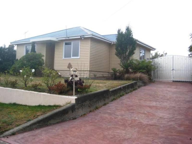 11 Amaroo Road, Austins Ferry TAS 7011