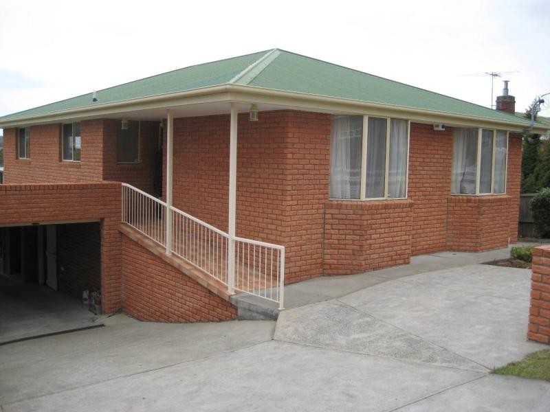 3a Raminea Road, Lindisfarne TAS 7015