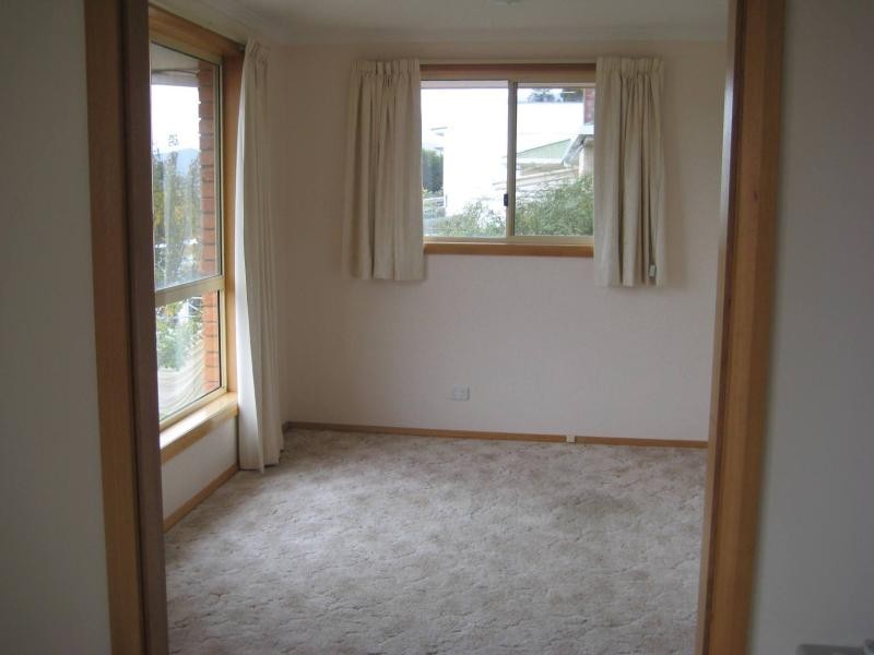 3a Raminea Road, Lindisfarne TAS 7015