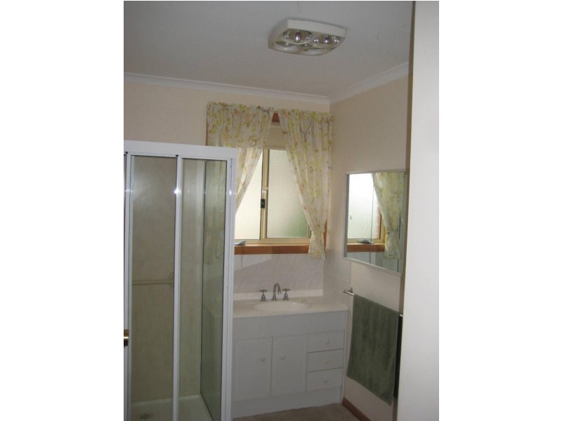 3a Raminea Road, Lindisfarne TAS 7015