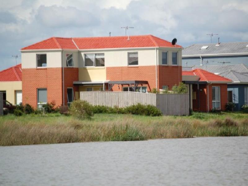 15 BRENTWOOD PLACE, Roxburgh Park VIC 3064