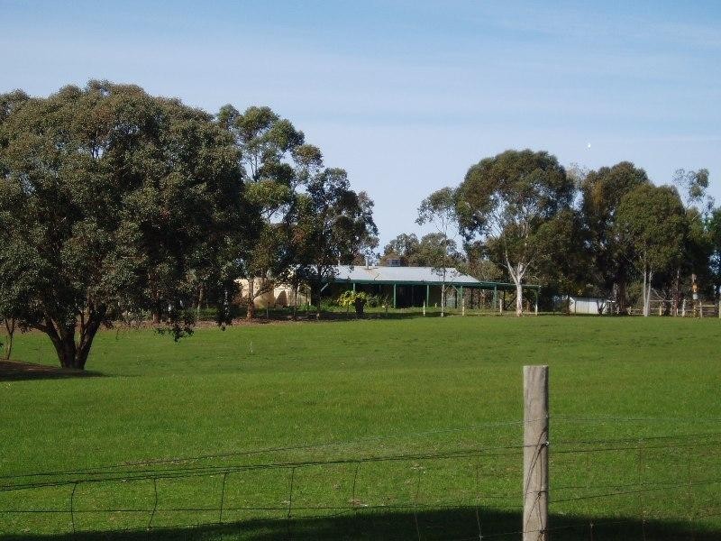40 Teasley Drive, Heathcote VIC 3523