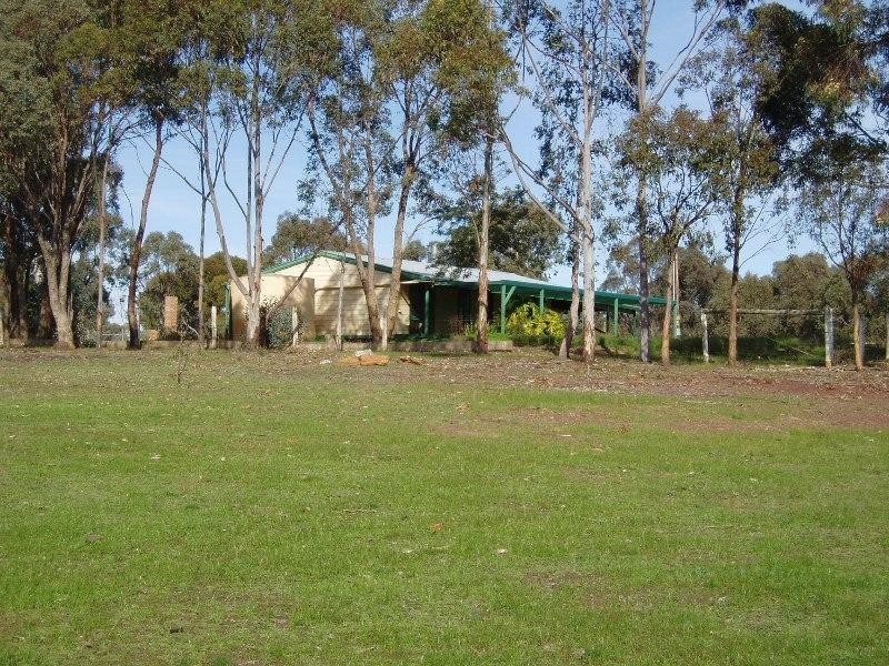 40 Teasley Drive, Heathcote VIC 3523