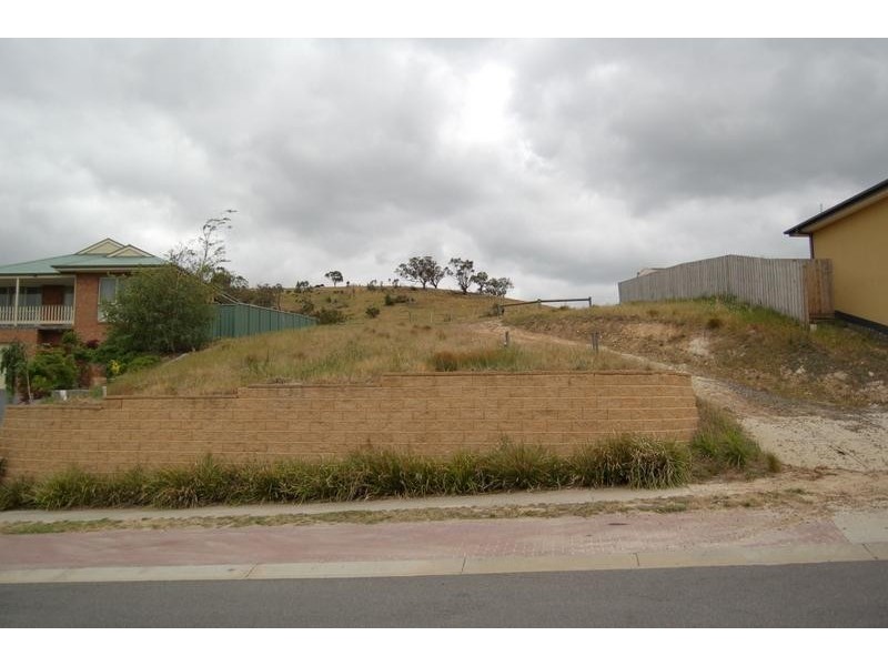 9 Pelican Walk, Whittlesea VIC 3757