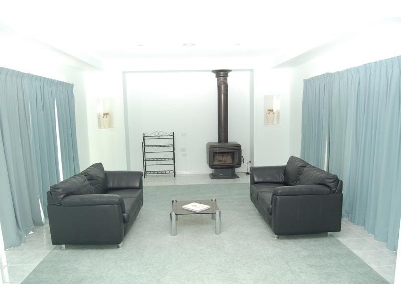 22 Dempsey Road, Seymour VIC 3660