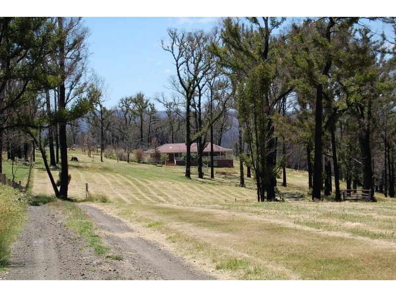 400 Coombs Road, Kinglake West VIC 3757