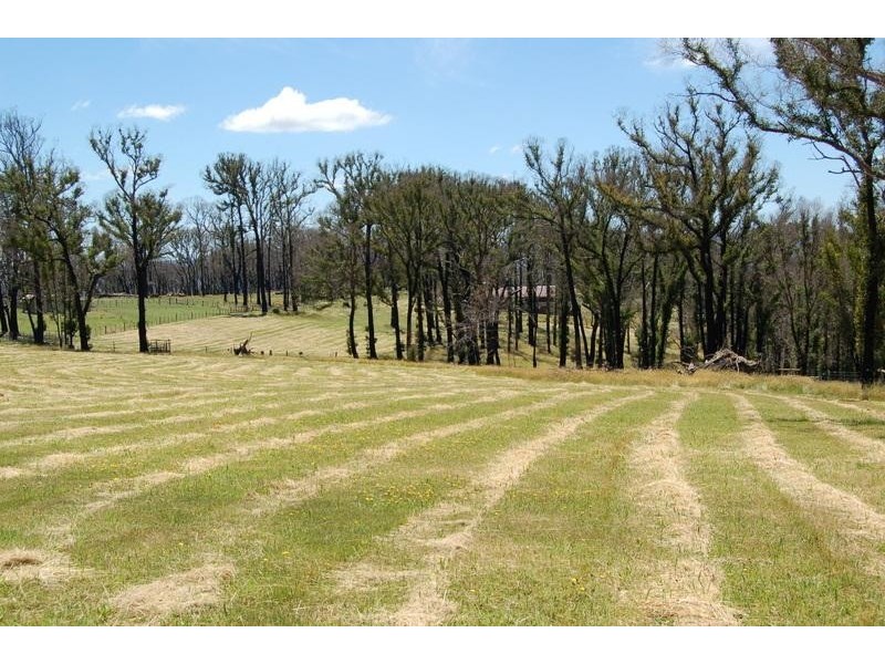 400 Coombs Road, Kinglake West VIC 3757