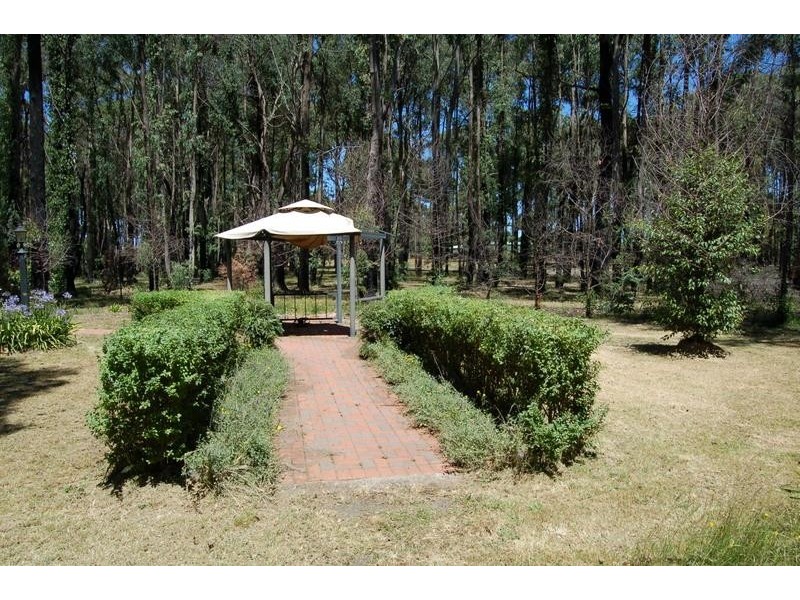 245 Edenvale Crescent, Kinglake West VIC 3757