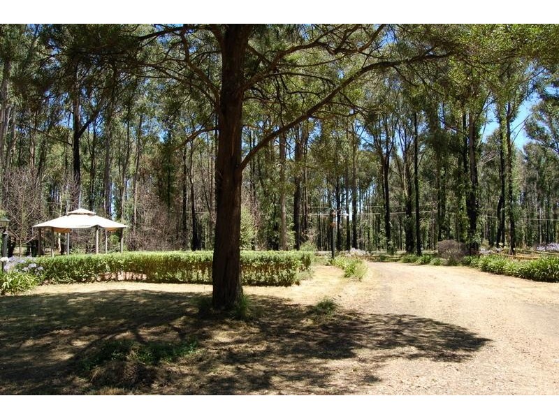 245 Edenvale Crescent, Kinglake West VIC 3757