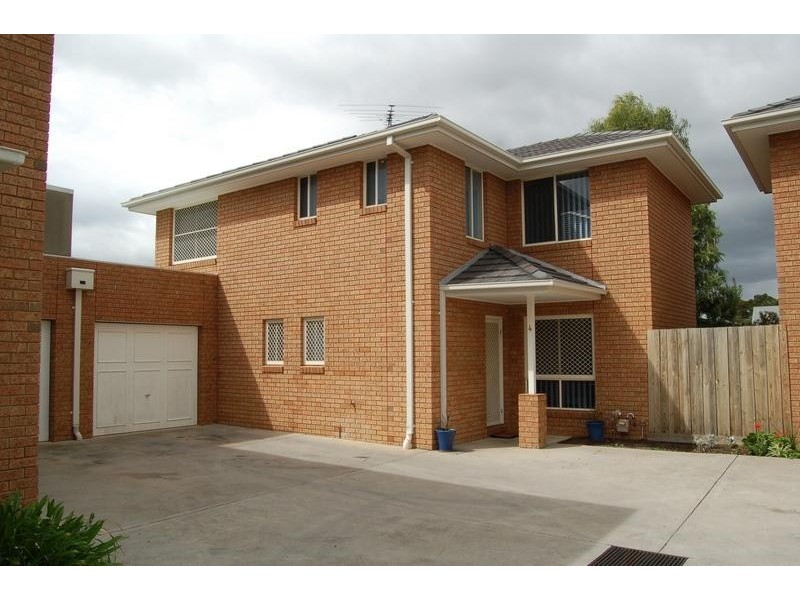 Unit 4/9-11 Oak Street, Whittlesea VIC 3757