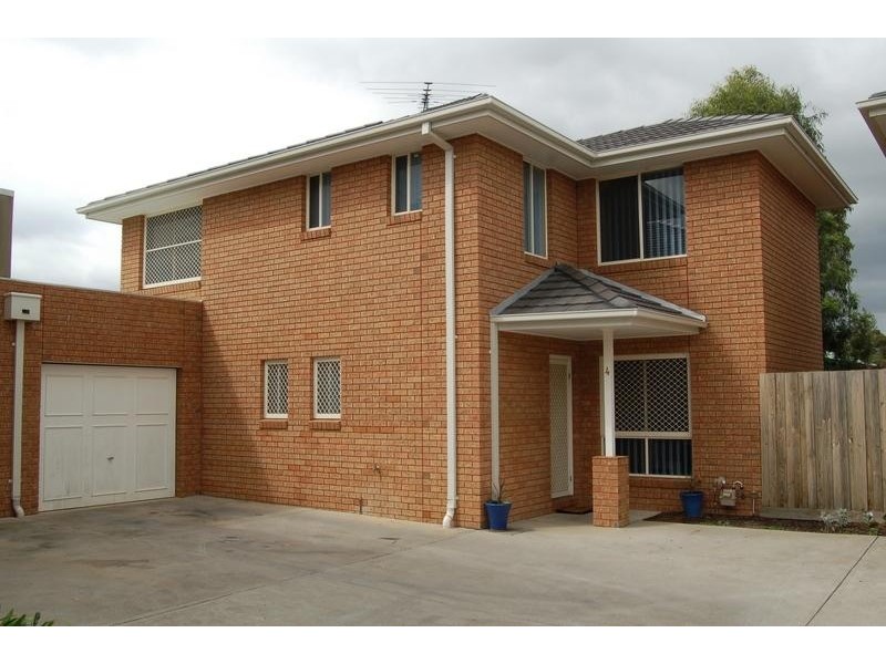 Unit 4/9-11 Oak Street, Whittlesea VIC 3757