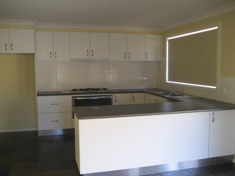 8 Ovens Circuit, Whittlesea VIC 3757