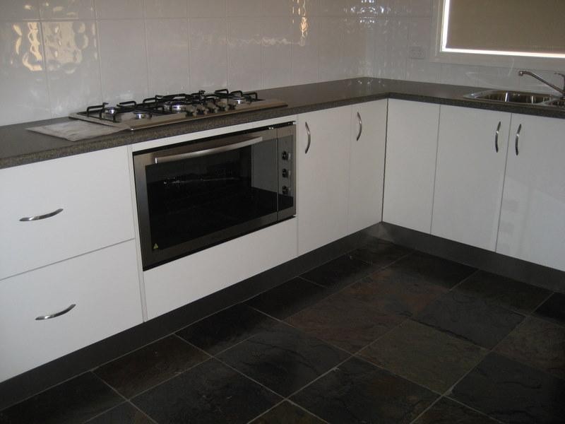 8 Ovens Circuit, Whittlesea VIC 3757