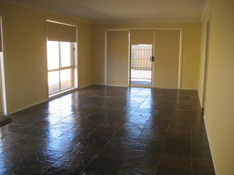 8 Ovens Circuit, Whittlesea VIC 3757