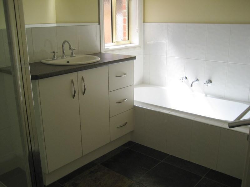 8 Ovens Circuit, Whittlesea VIC 3757