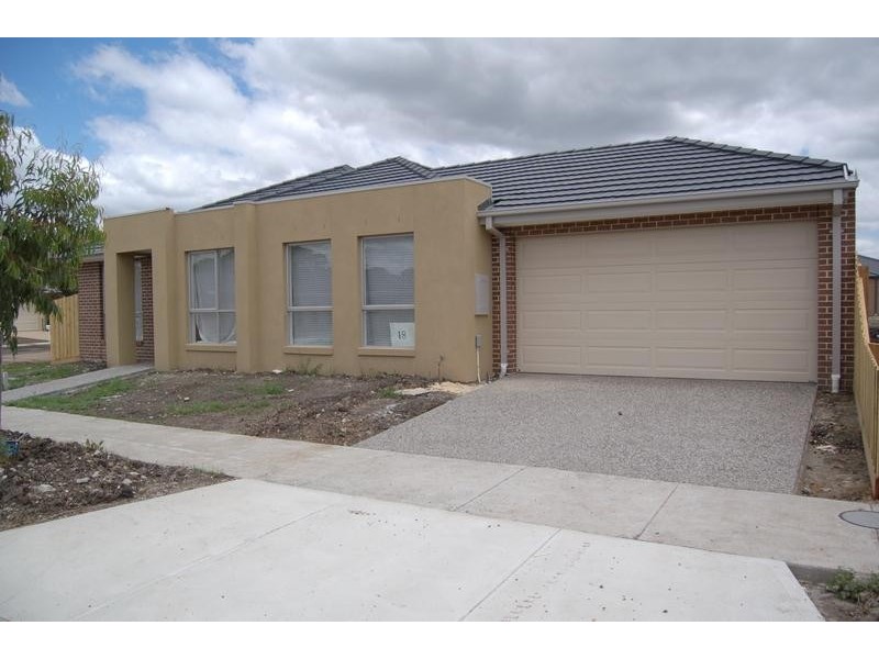 18 Ovens Circuit, Whittlesea VIC 3757
