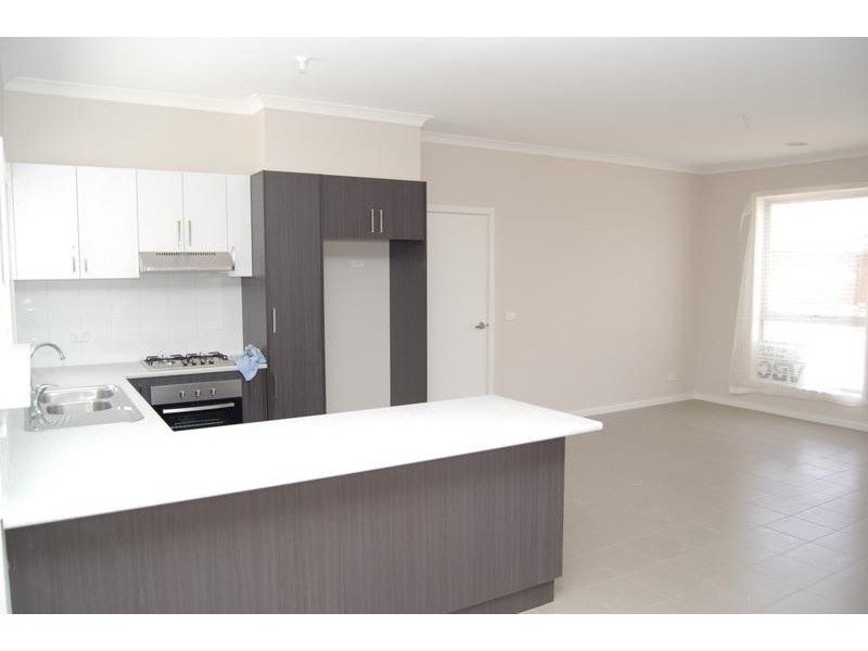 18 Ovens Circuit, Whittlesea VIC 3757