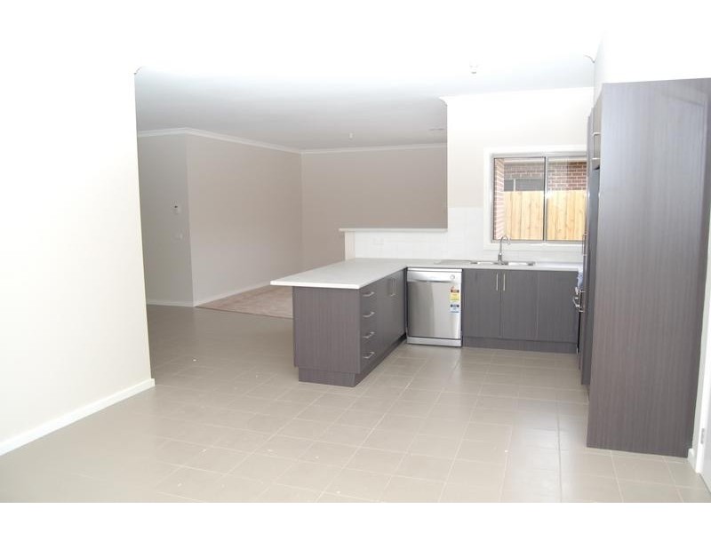 18 Ovens Circuit, Whittlesea VIC 3757