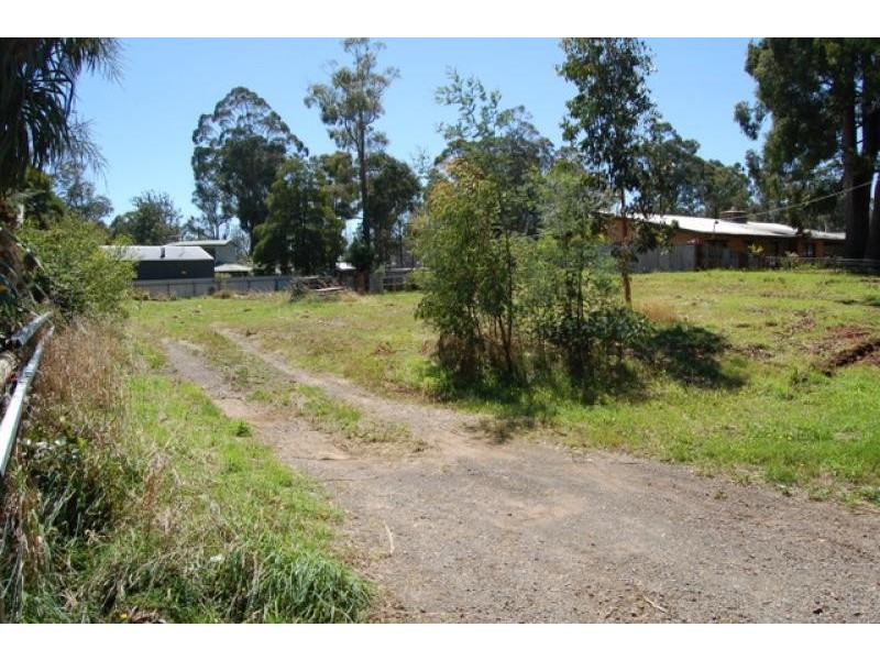 13 Robertson Road, Kinglake VIC 3763