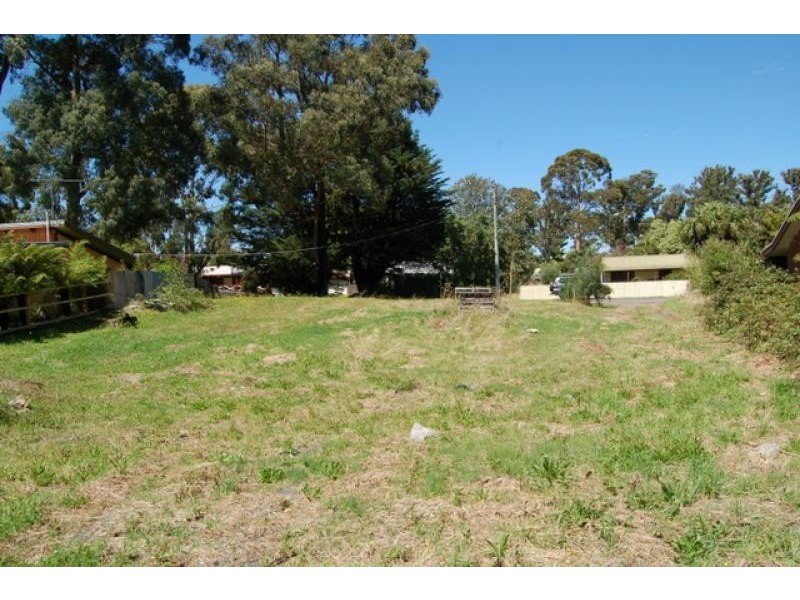 13 Robertson Road, Kinglake VIC 3763